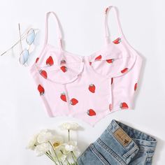 Топ с лямками клубники и асимметричным низом Shein