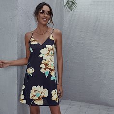 Платье на бретелях с цветочным принтом Shein