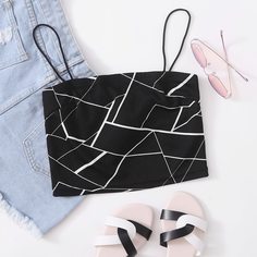 Короткий топ с геометрическим принтом Shein