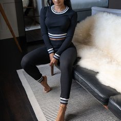 Вязаный кроп топ и брюки в рубчик Shein