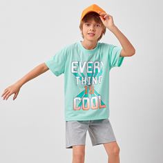 Шорты и футболка с текстовым принтом для мальчиков Shein