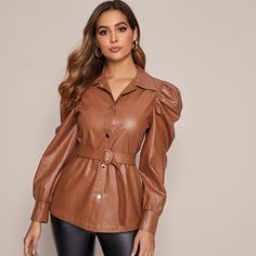Куртка из искусственной кожи с поясом и оригинальным рукавом Shein