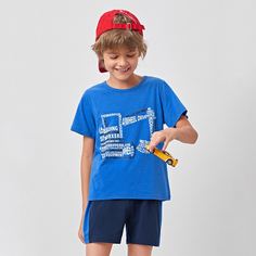 Шорты и футболка с текстовым принтом для мальчиков Shein