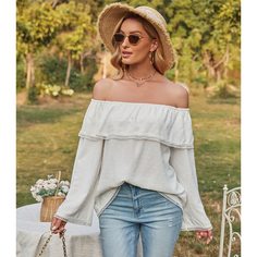 Блузка с открытыми плечами в горошек Shein