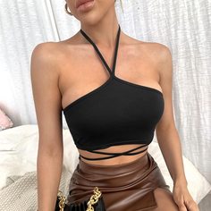Короткий топ со шнуровкой и круглым вырезом Shein