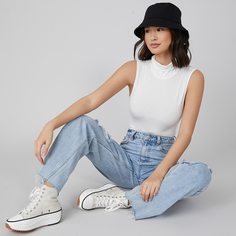 Однотонное боди с высоким воротником Shein