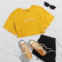 Короткая футболка с вышивкой Shein