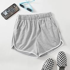 Шорты с карманом и контрастной отделкой Shein