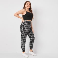 Короткая майка и брюки в клетку размера плюс Shein