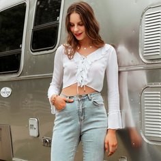 Короткий топ на шнуровке с оборками Shein