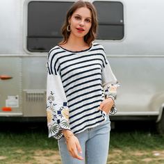 полосатый топ с цветочной вышивкой Shein