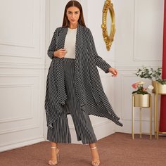 Широкие брюки и длинное пальто в вертикальную полоску Shein