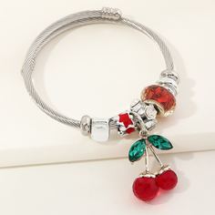 Браслет со стразами и вишней Shein