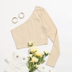 Трикотажная короткая футболка на одно плечо Shein