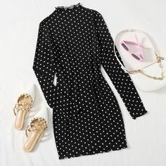 Облегающее платье в горошек Shein