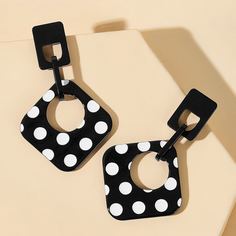 Серьги-гвоздики в горошек 1 пара Shein