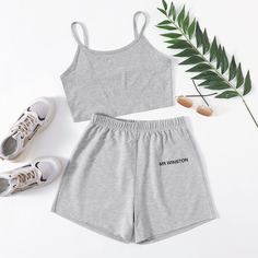 Кроп майка и шорты с текстовым принтом Shein