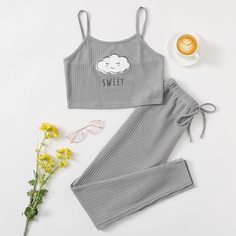 Мультяшный принт милый Пижама Shein