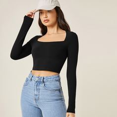 Короткая футболка с квадратным воротником Shein