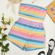 Шорты и топ в радужную полоску Shein