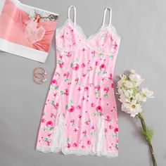 Платье с цветочным принтом и кружевной отделкой Shein