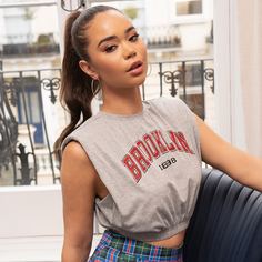 Короткий жилет-топ с подплечниками Shein