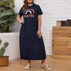 Платье размера плюс с текстовым принтом Shein