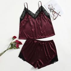 Атласная пижама размера плюс на бретельках с кружевом Shein