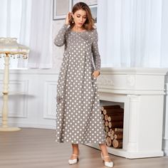 с аппликацией В горошек Скромный Платья Shein