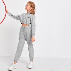 Короткая толстовка с текстовым принтом и джоггеры для девочек Shein