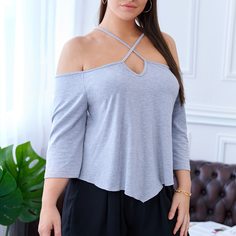 Однотонная футболка размера плюс с открытыми плечами Shein