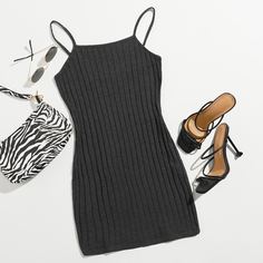 Однотонное облегающее трикотажное платье Shein