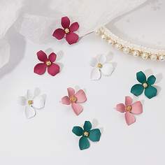 4 пары серьги-гвоздики в форме цветка Shein