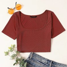 Вязаная короткая футболка в рубчик Shein