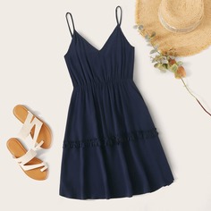 Однотонное платье на бретелях Shein