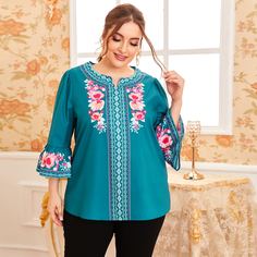 Топ размера плюс с оригинальным рукавом и графическим принтом Shein