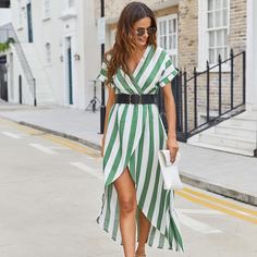 Расклешенное платье в полоску без пояса Shein