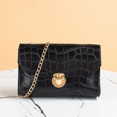 Квадратная сумка с крокодиловым узором Shein