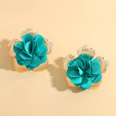 Серьги-гвоздики в форме цветка Shein