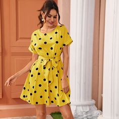 Платье в горошек с поясом Shein