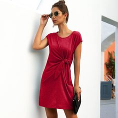 Однотонное платье-футболка с драпировкой Shein