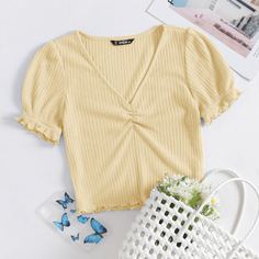 Топ с пышными рукавами и оригинальной отделкой Shein