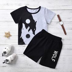 Шорты и двухцветная футболка с принтом волка для мальчиков Shein