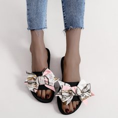 Тапочки с бантом и принтом цепочки Shein