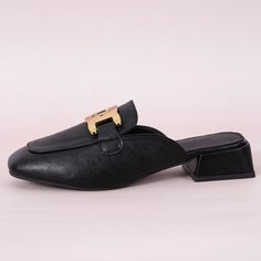 Туфли на низком каблуке с цепочкой Shein