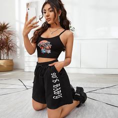 Шорты с карманом и текстовым принтом Shein