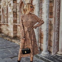 Плиссированное платье с принтом и поясом Shein