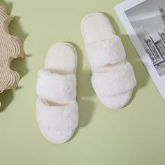 Плюшевые шлепанцы Shein