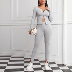 Однотонный топ с молнией и леггинсы с разрезом Shein