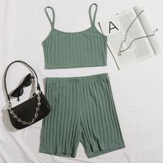 Вязаная майка и байкерские шорты Shein
